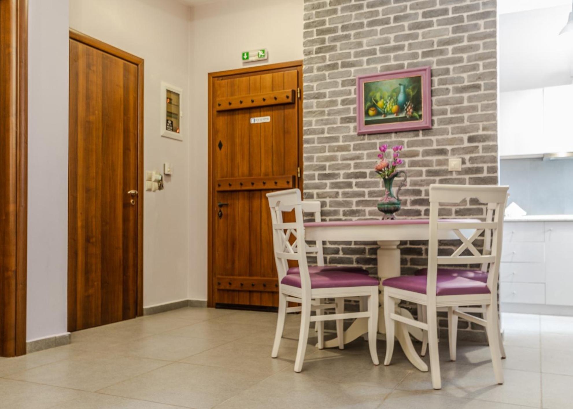 Lions Nine Aparthotel Mouresi Room photo