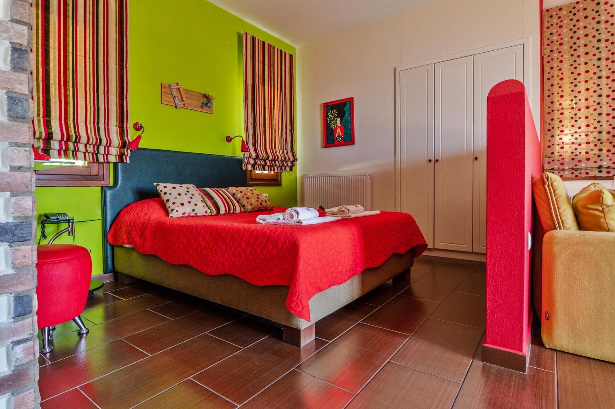 Lions Nine Aparthotel Mouresi Room photo